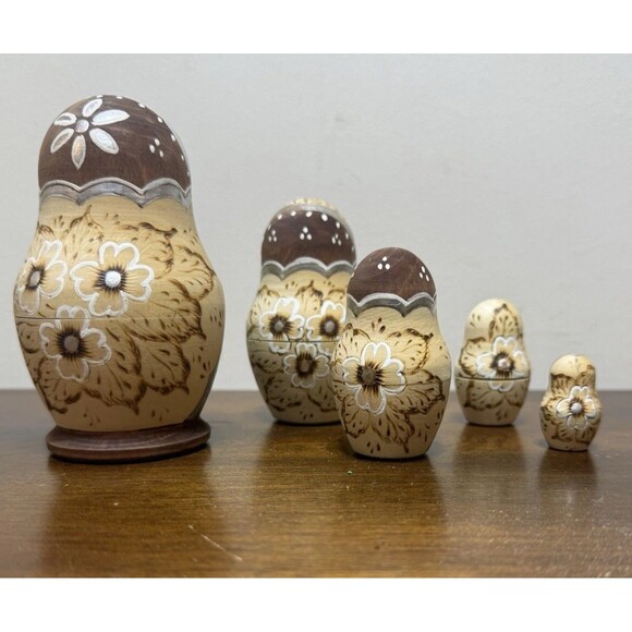 Vintage Hand Painted Russian Matryoshka 5 Piece Set 4.75“ Nesting Dolls Signed - Picture 2 of 6